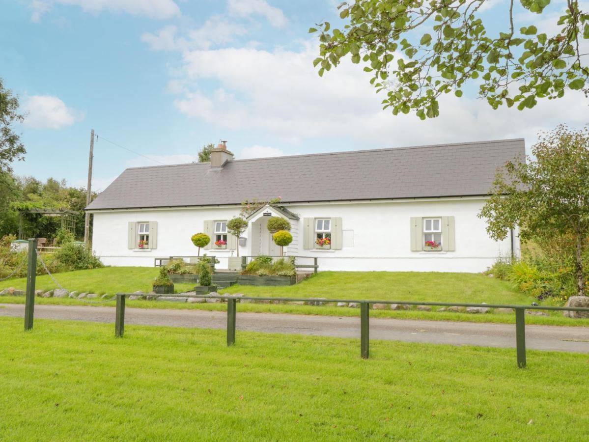 Lakeside Cottage Boyle Exterior photo